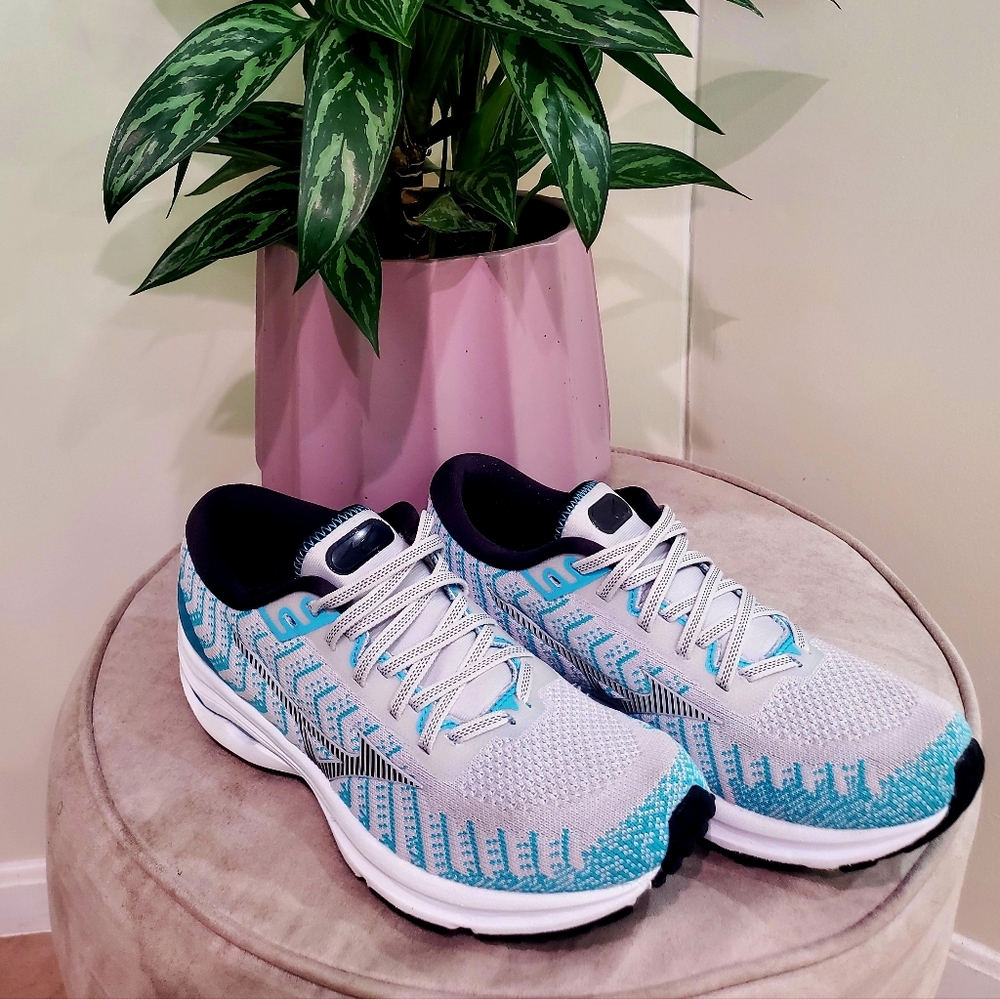 Mizuno Wave Rider 24 Waveknit | Women's Size 9.5